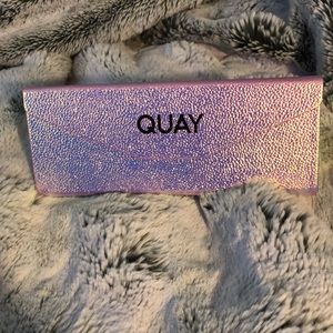 Quay Tri Fold Case